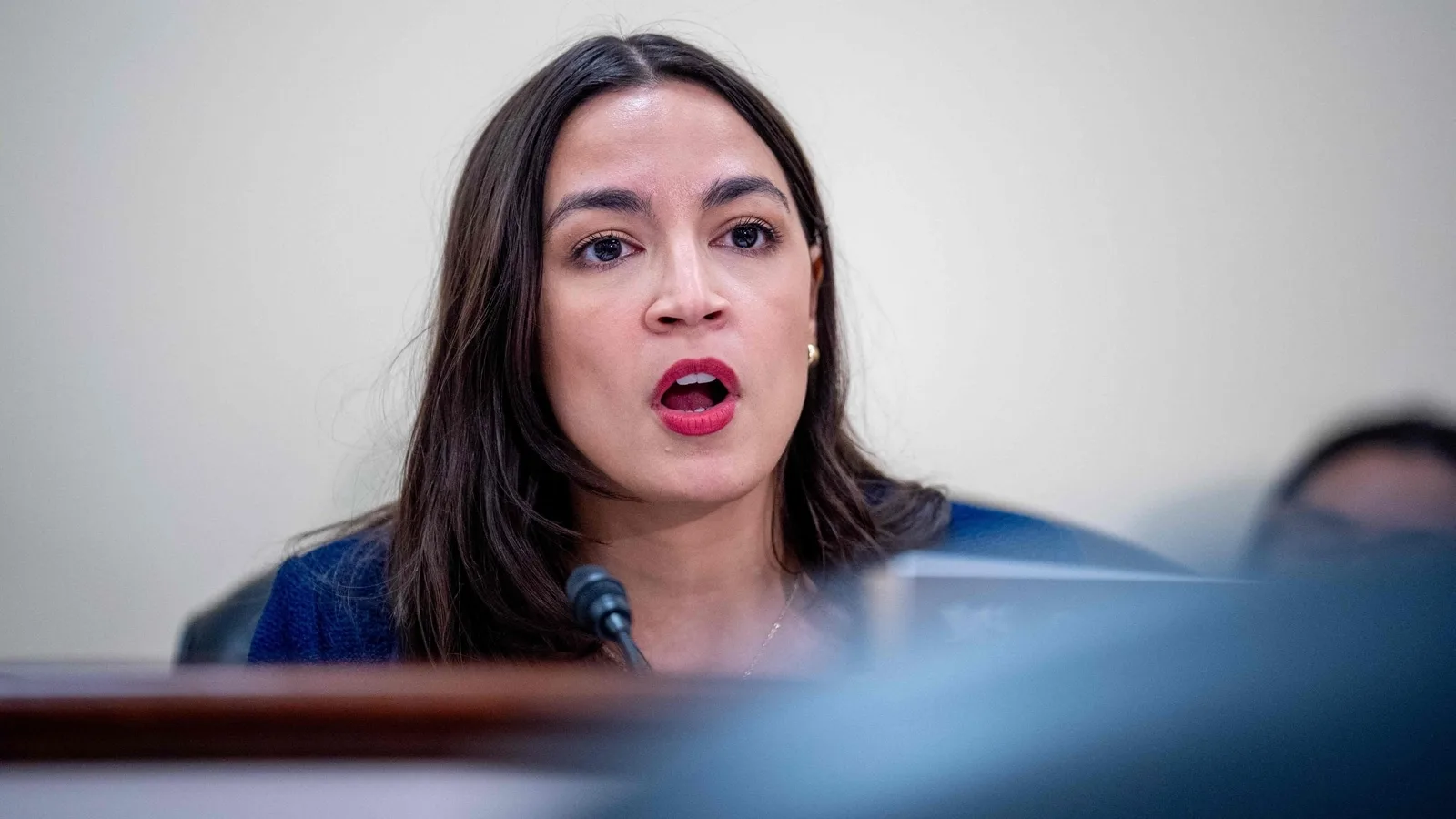 AOC blasts ‘war criminal’ Netanyahu for protesting ‘inconceivable’ arms halt, avers he shouldn’t address US Congress