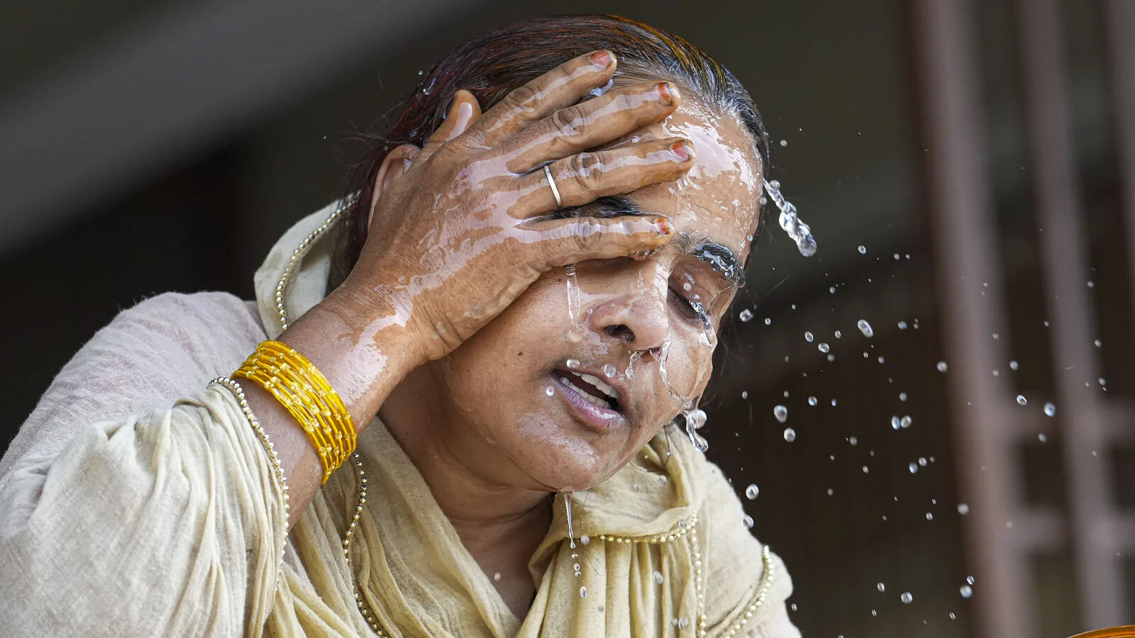 Heatwave alert in Delhi, UP, Haryana today, IMD predicts wet spell in THESE states: Weather updates