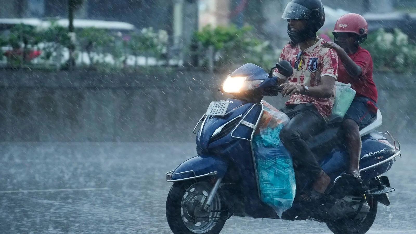 Monsoon Tracker: IMD issues heavy to very heavy rainfall warning for these regions - Check details